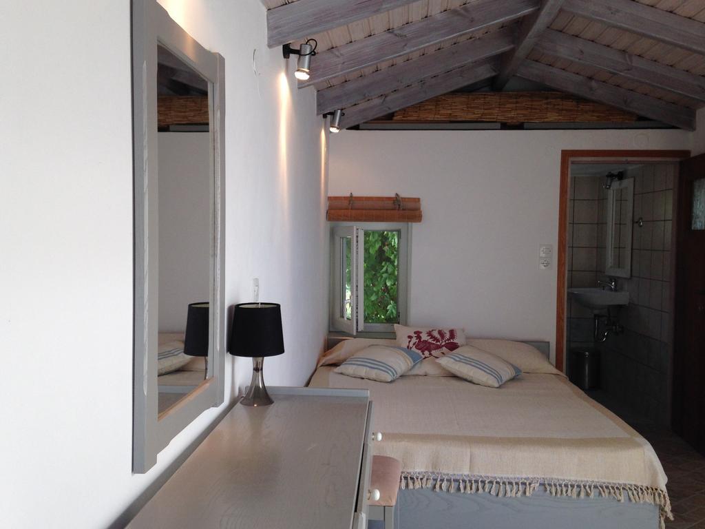 Ireon Samos Beach House Apartamento Exterior foto