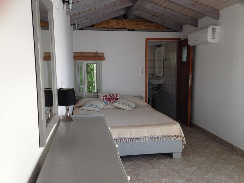 Ireon Samos Beach House Apartamento Exterior foto